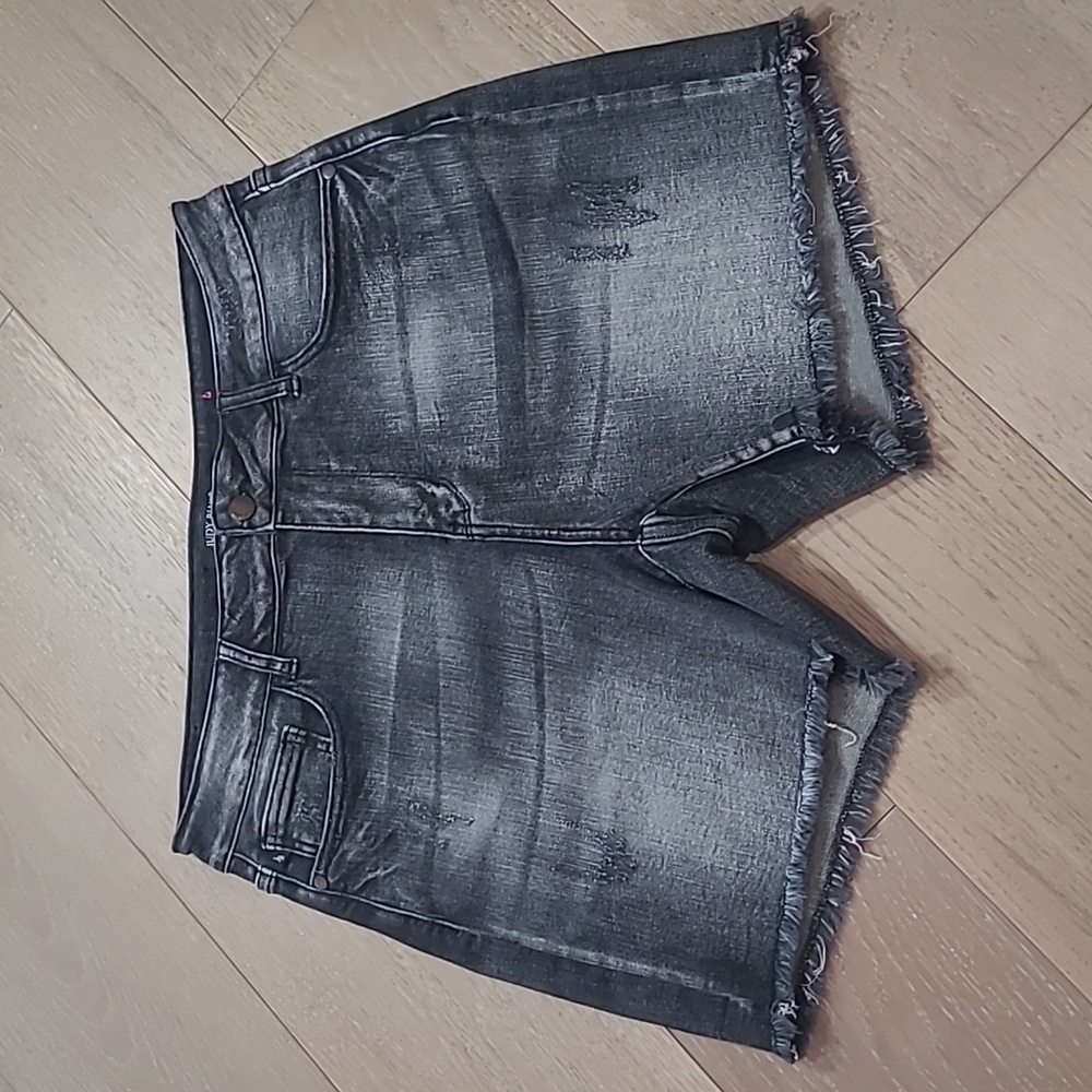 EUC Judy Blue Shorts Women's sz 1XL Black Raw Hem Denim Jean Shorts